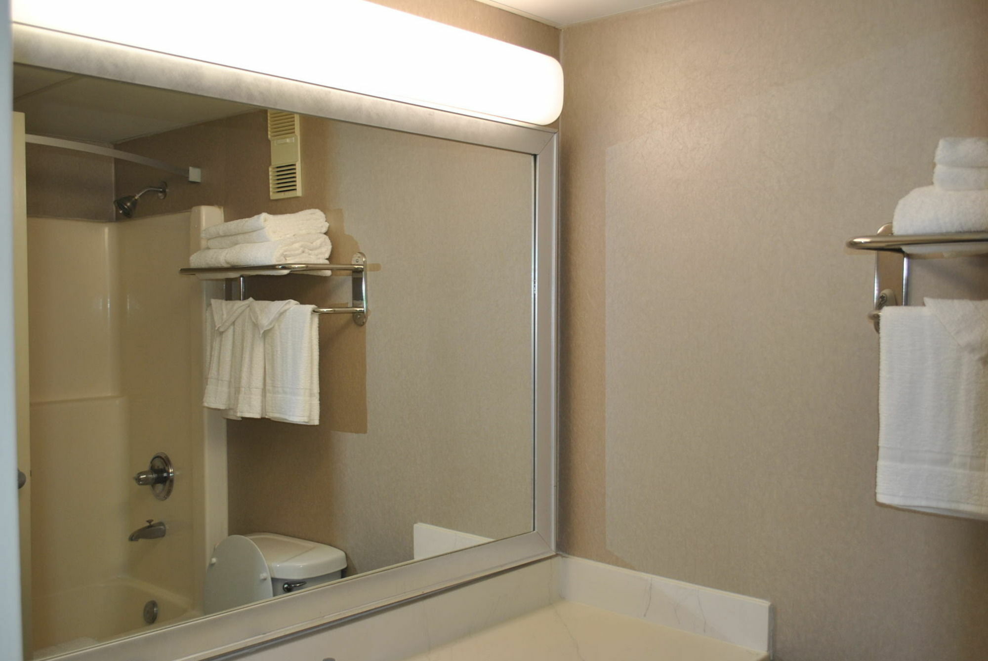 C3 Hotel And Convention Center Hastings Ngoại thất bức ảnh